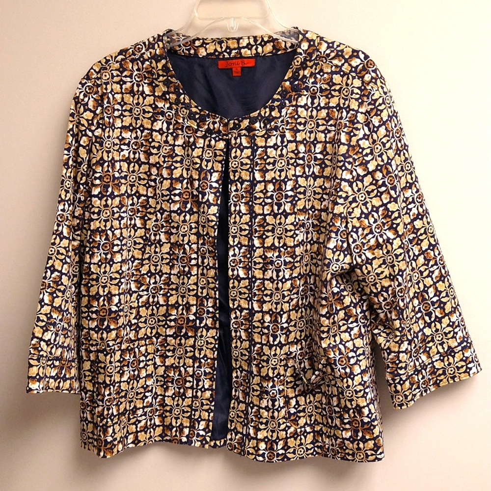Geometric floral sleeved cape jacket